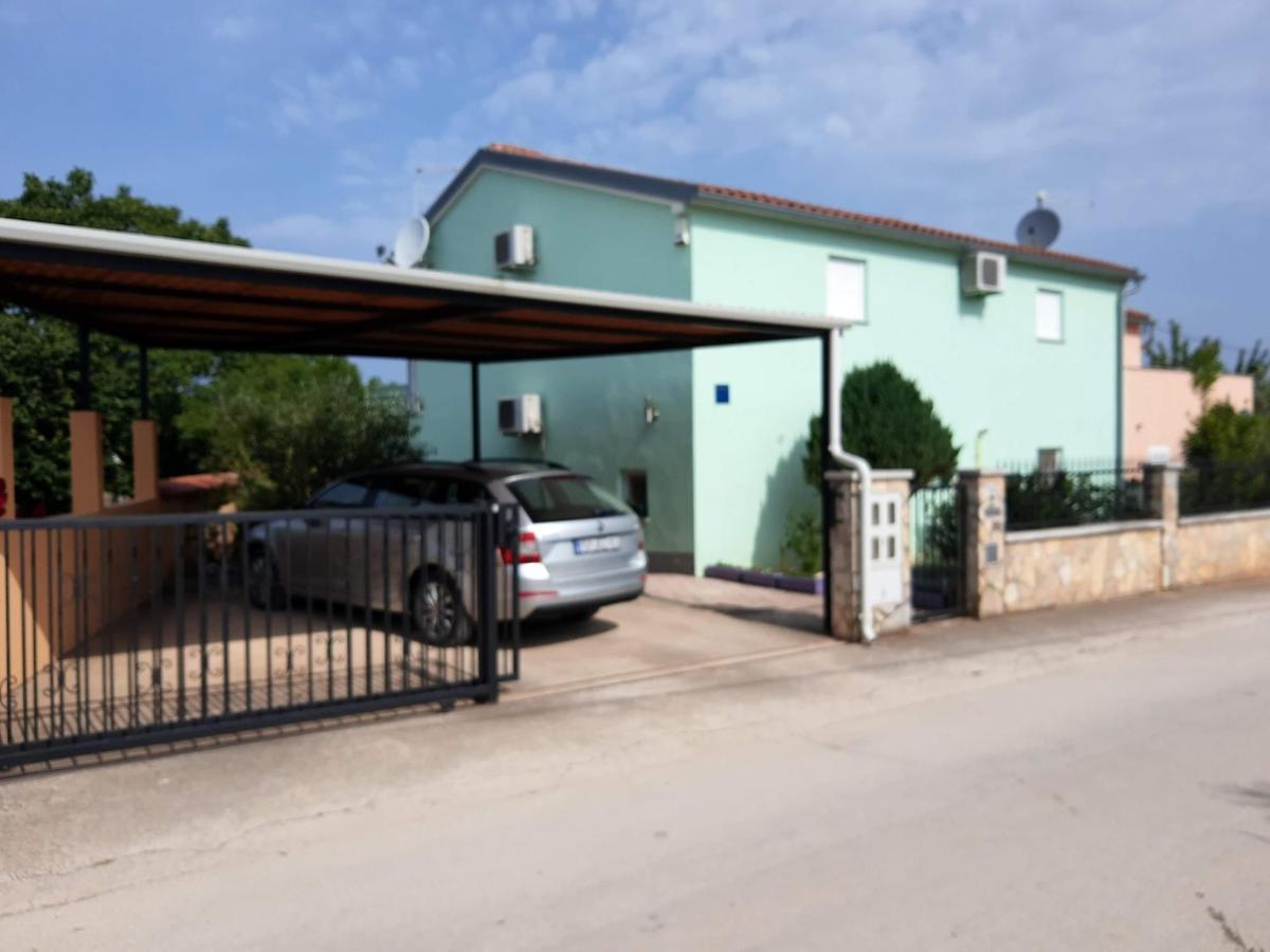 Apartments Villa Elda Peroj Exterior foto